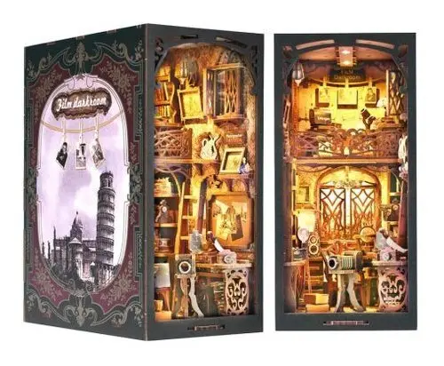 2Kids Toys 3D skládačka Zarážka na knihy Miniatura domečku Doupě fotografa