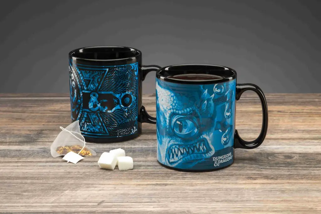 Dungeon and Dragons Hrnek měnící 550 ml - Paladone
