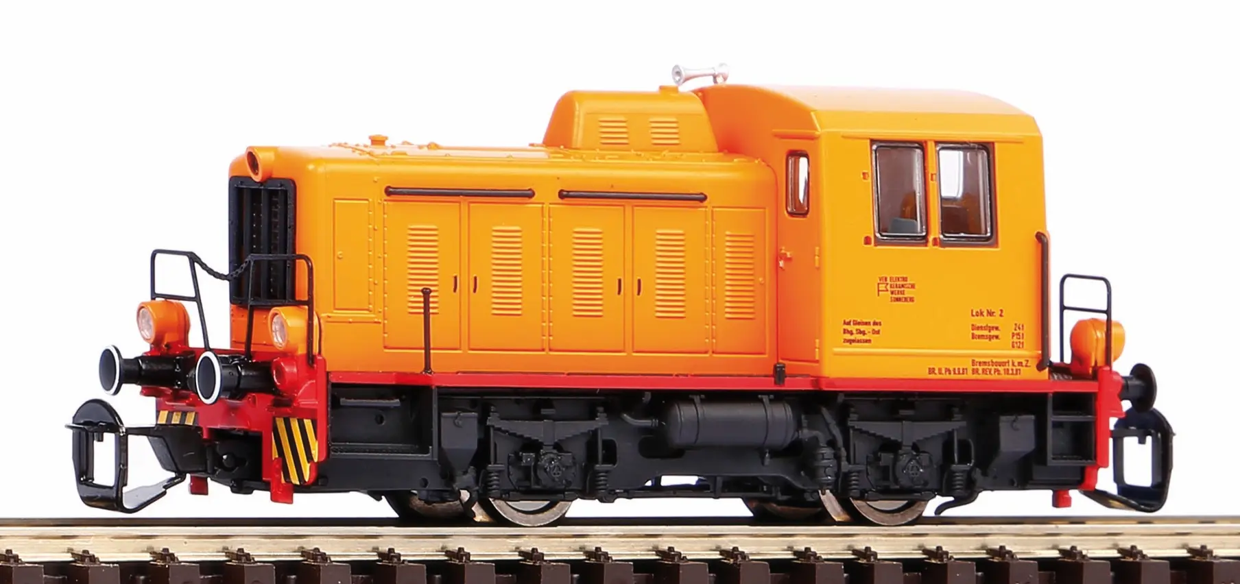 Piko Dieselová lokomotiva TGK2 „Kaluga“ Sonneberg DR VI - 47520