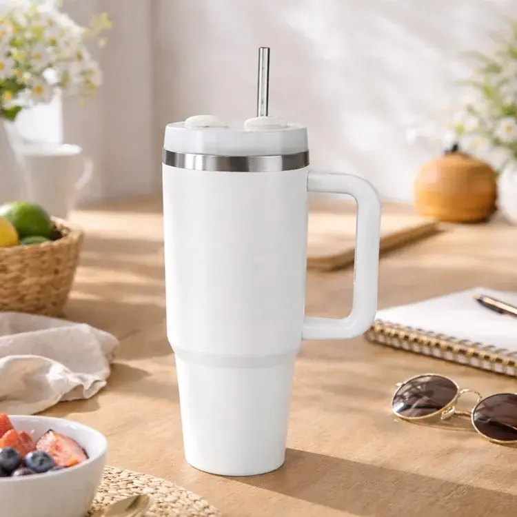 VERK Velký nerezový termohrnek se slámkou a držadlem – 1,2 l