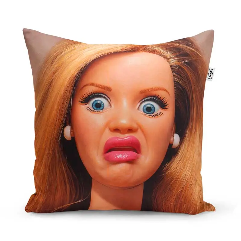 Polštář Znechucená Barbie - Meme Barbie: 40x40 cm