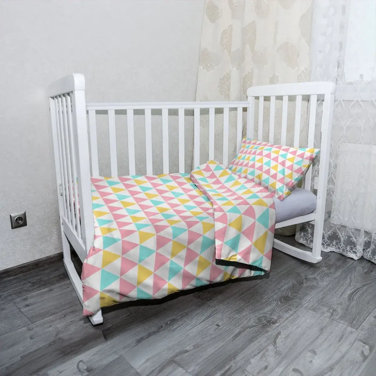 Mikroplyšové dětské povlečení do postýlky Tříbarevné trojúhelníky - 120x90 / 40x60