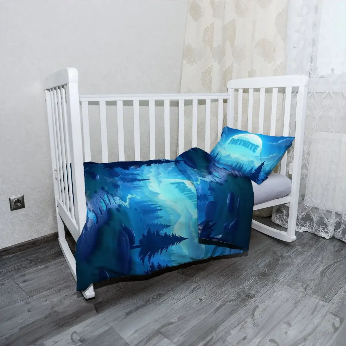 Mikroplyšové dětské povlečení do postýlky FORTNITE Modré údolí s měsícem - 120x90 / 40x60