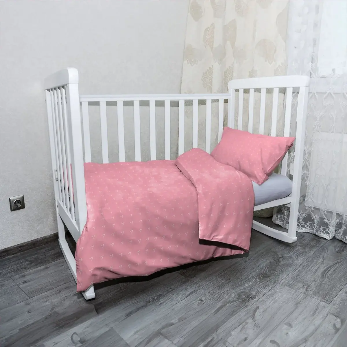 Mikroplyšové dětské povlečení do postýlky Bílé čárky na růžové
