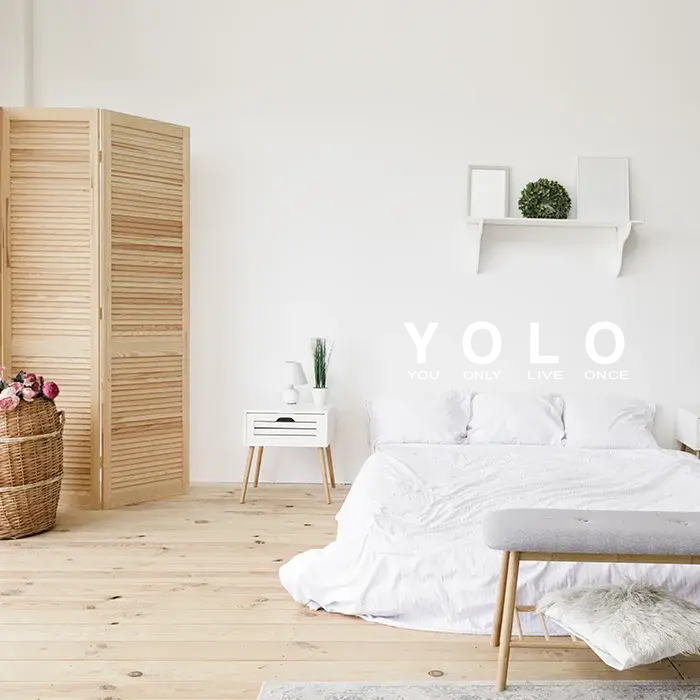 Samolepka na zeď: nápis YOLO - 60x16 cm