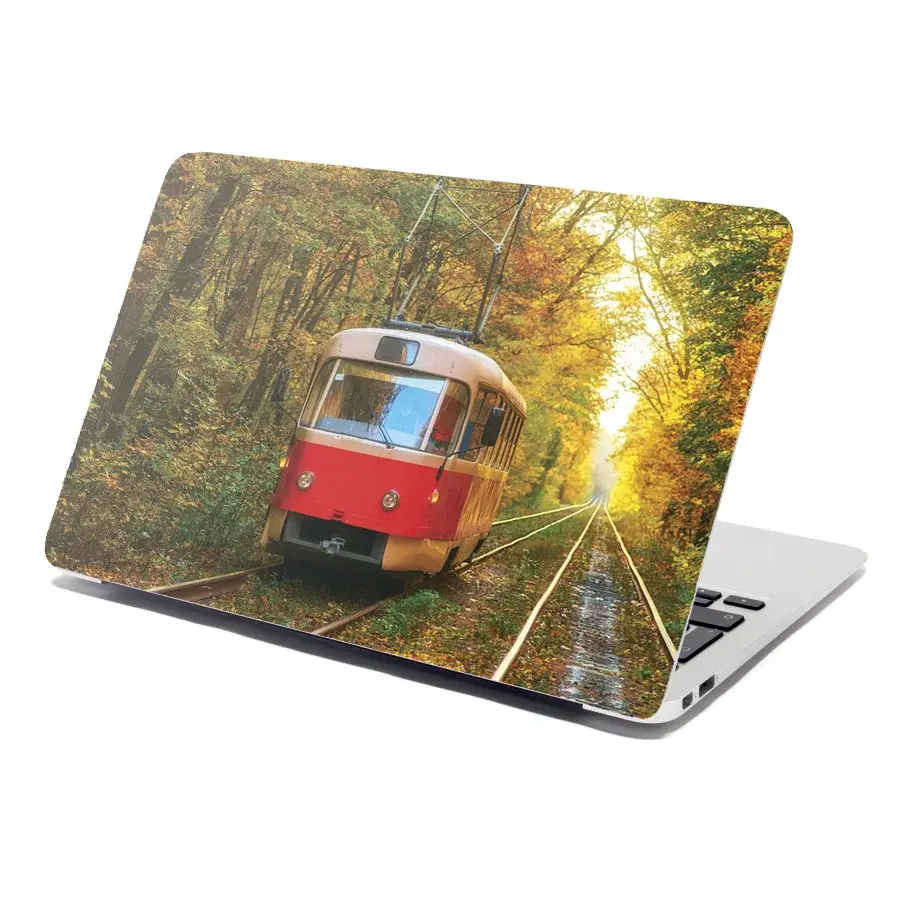 Samolepka na notebook Červená tramvaj v lese - 29x20 cm