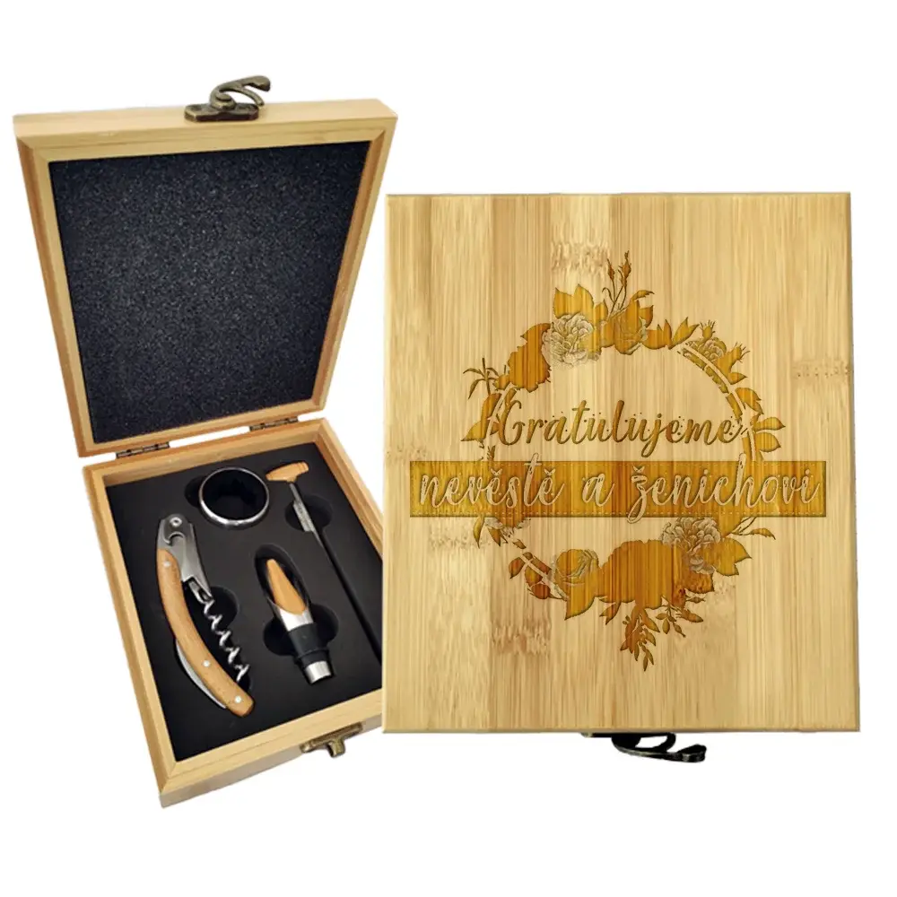 Dárková sada na víno Gratulujeme nevěstě a ženichovi: 147×168×49 mm