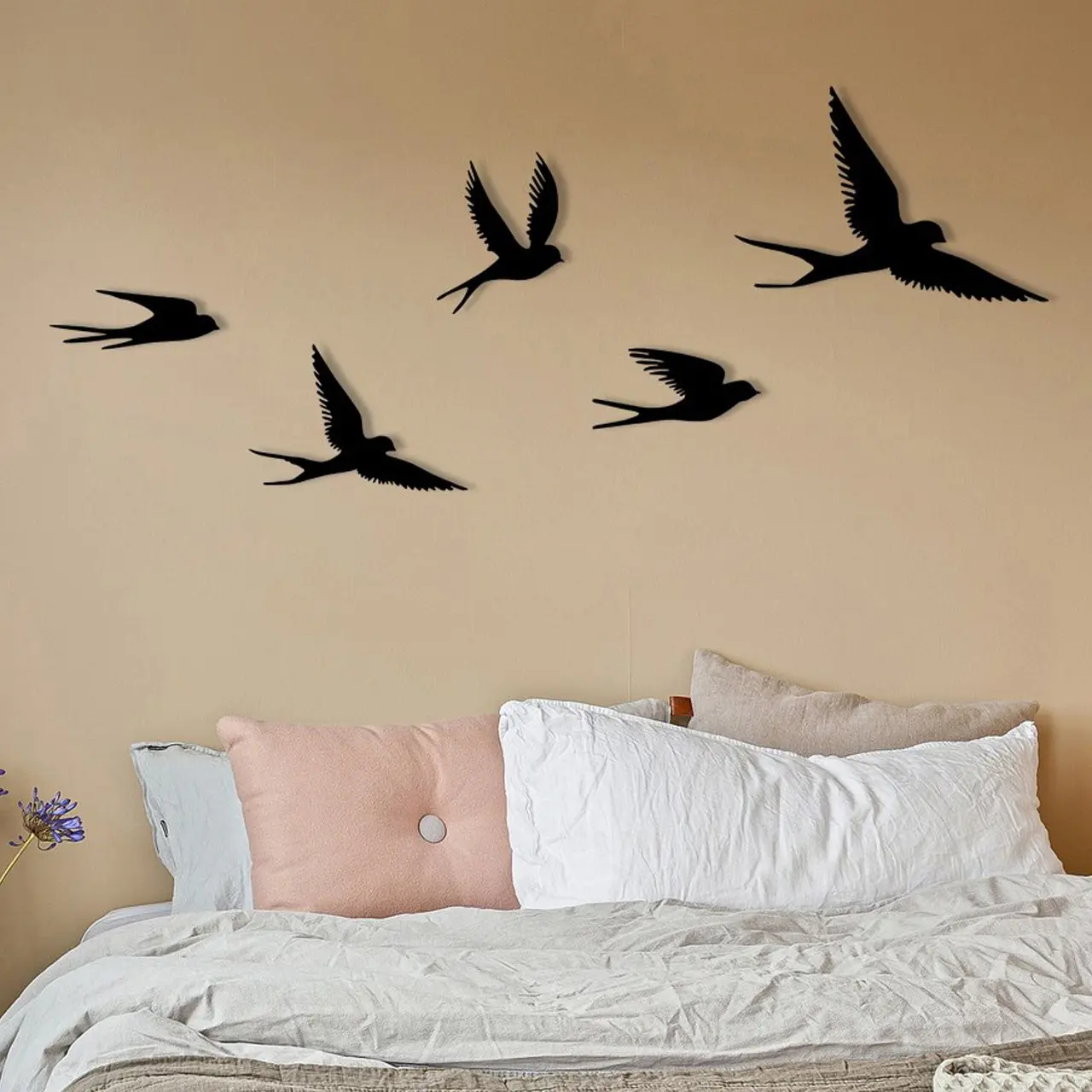 Dekorativní kovový doplněk na zeď Crow