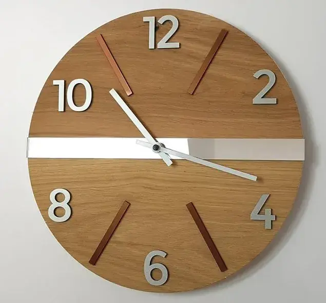 ModernClock Dřevěné nástěnné hodiny Aksel 33 cm dub přírodní/měděné/stříbrné