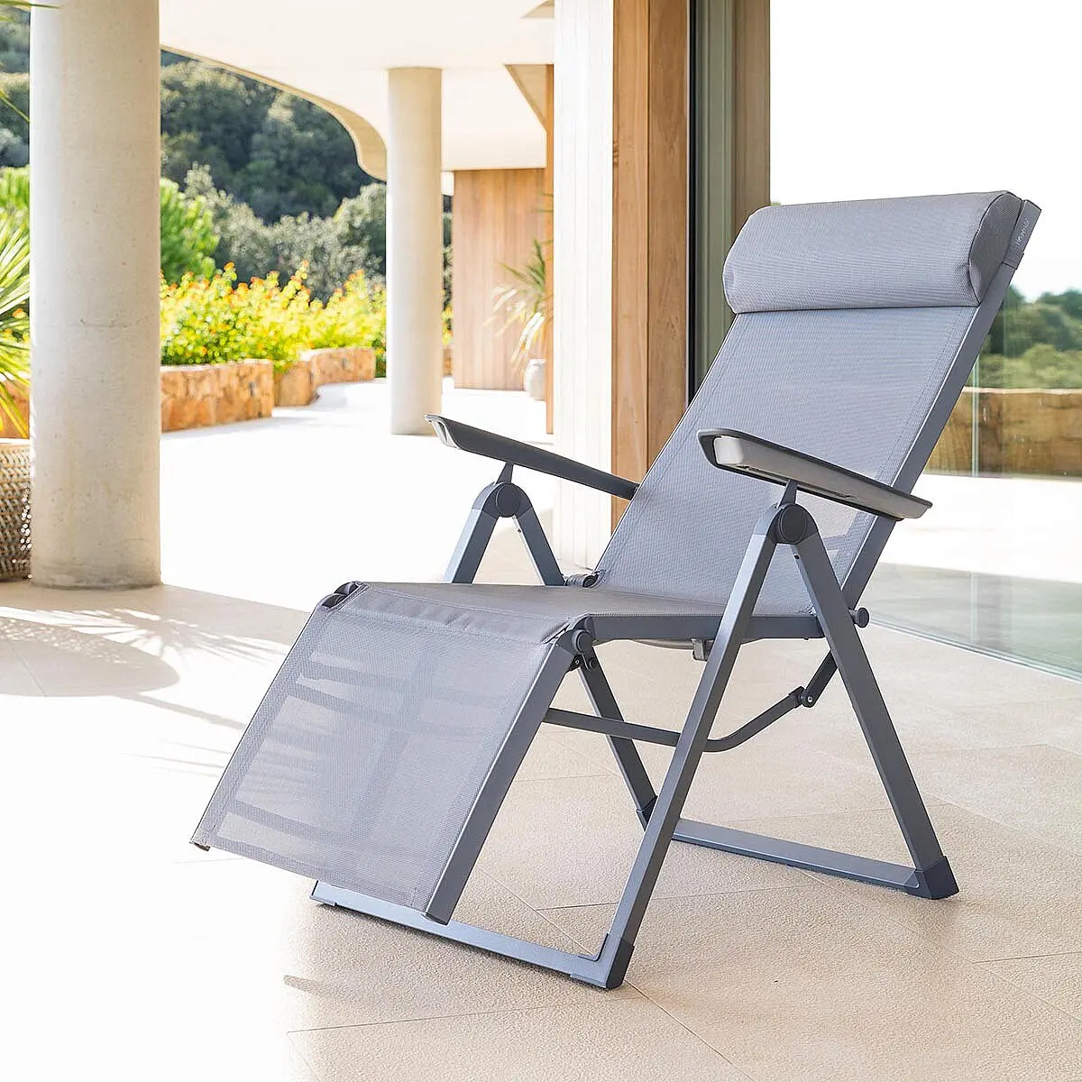 Hliníkové křeslo relaxační MALTA (šedá)