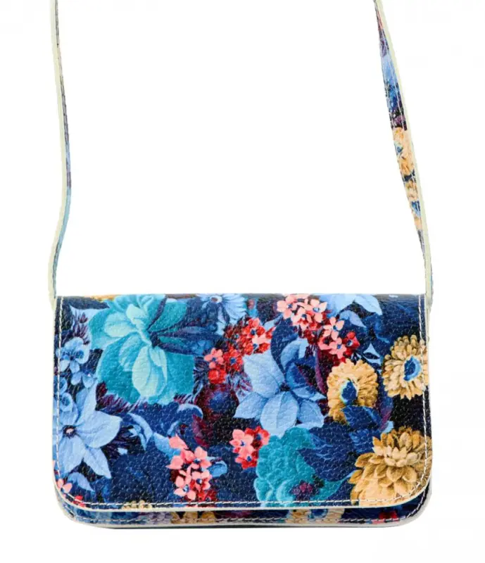 Kožená modrá dámská podélná crossbody kabelka v motivu květů