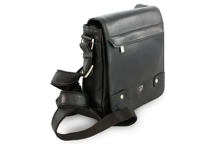 Malý černý pánský kožený crossbag s klopnou 215-1701-60