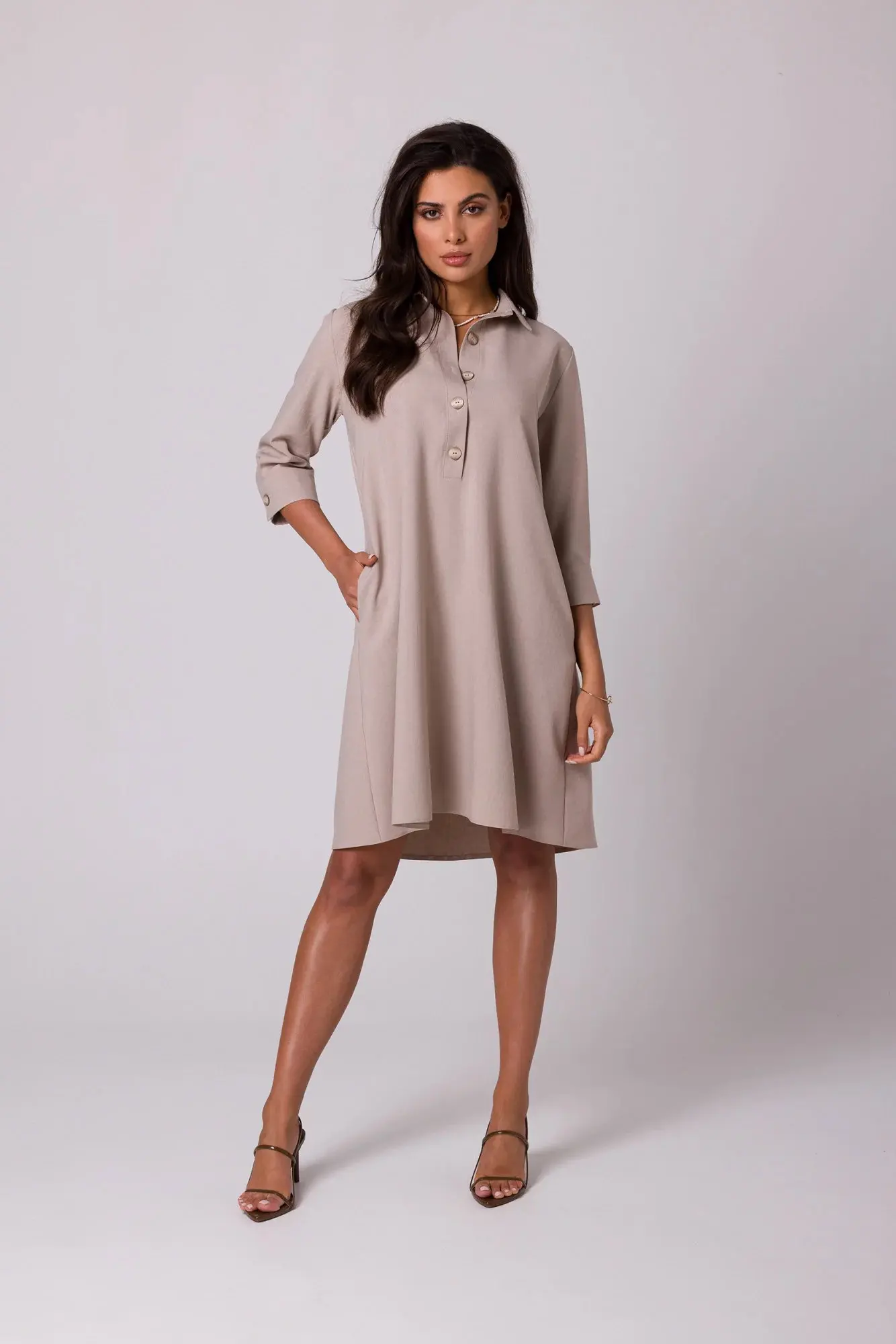 Dámské šaty B257 béžová -  BeWear  M