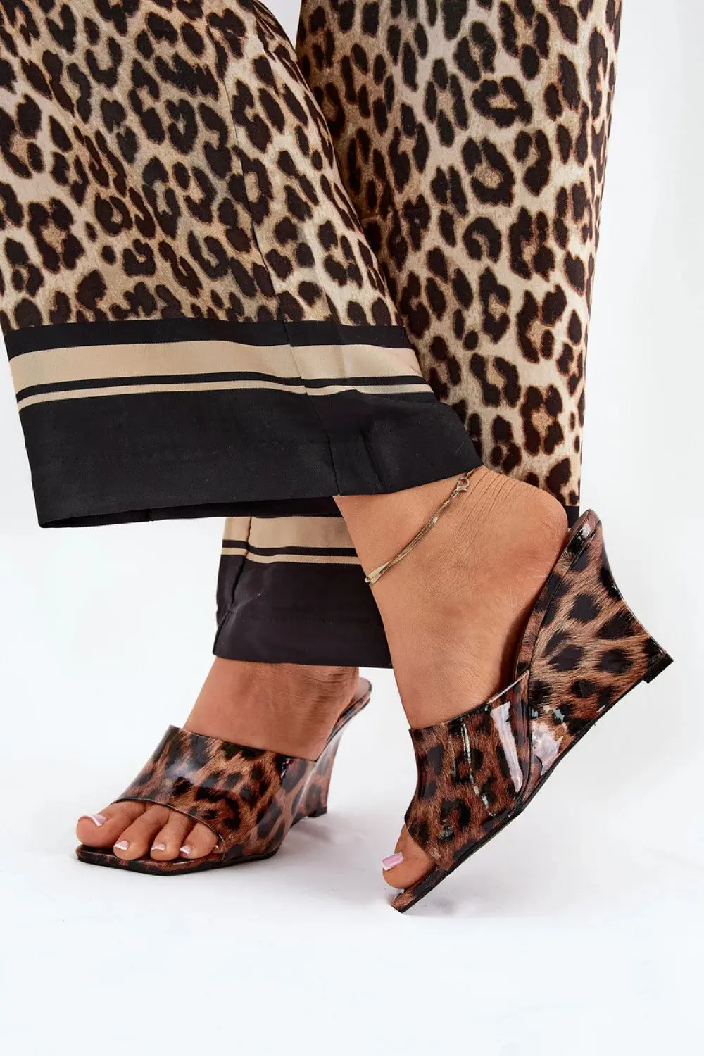 Pantofle BD121 leopard - Step in style 37
