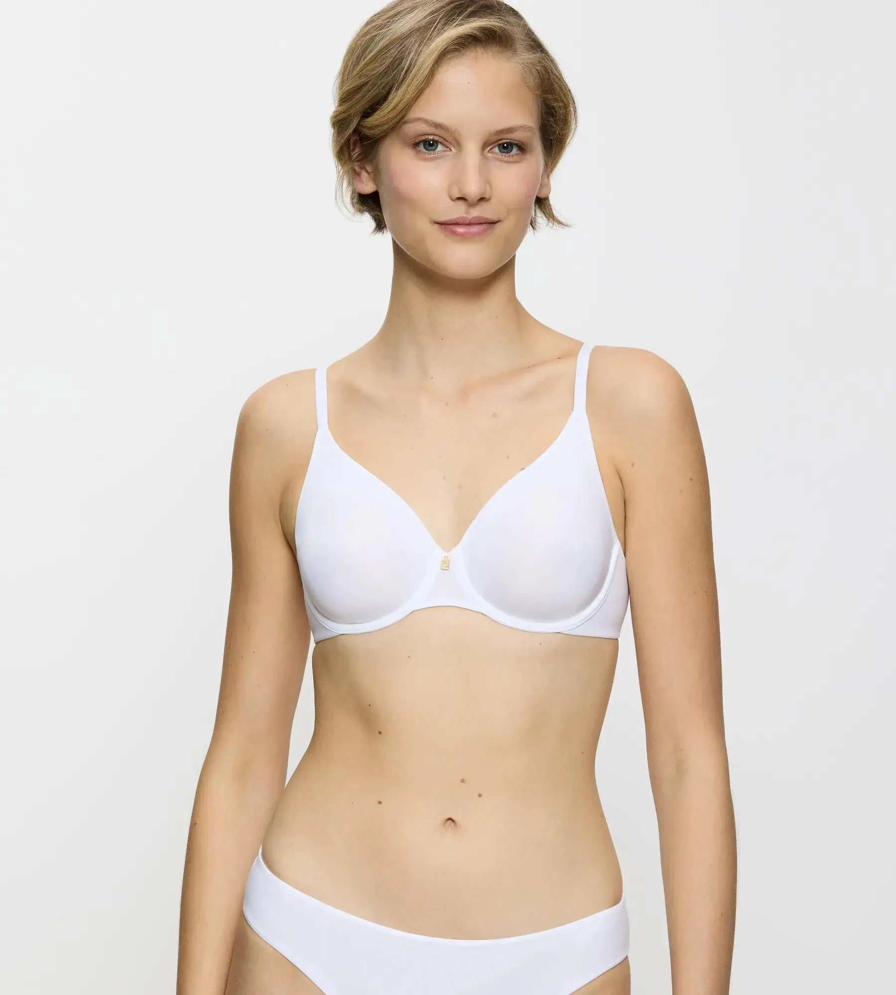 BODY MAKE-UP ESSENTIALS - Podprsenka s kosticemi – Neviditelný tvar a hedvábný pocit Triumph WHITE