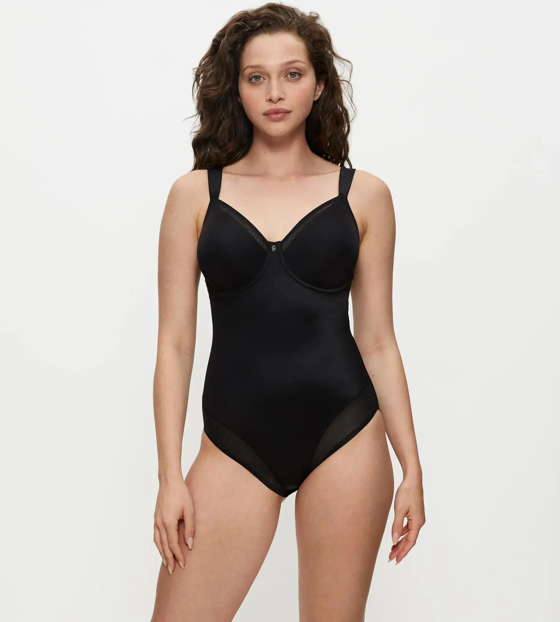 TRUE SHAPE SENSATION BSW – hedvábně tvarující body s kosticemi Triumph BLACK