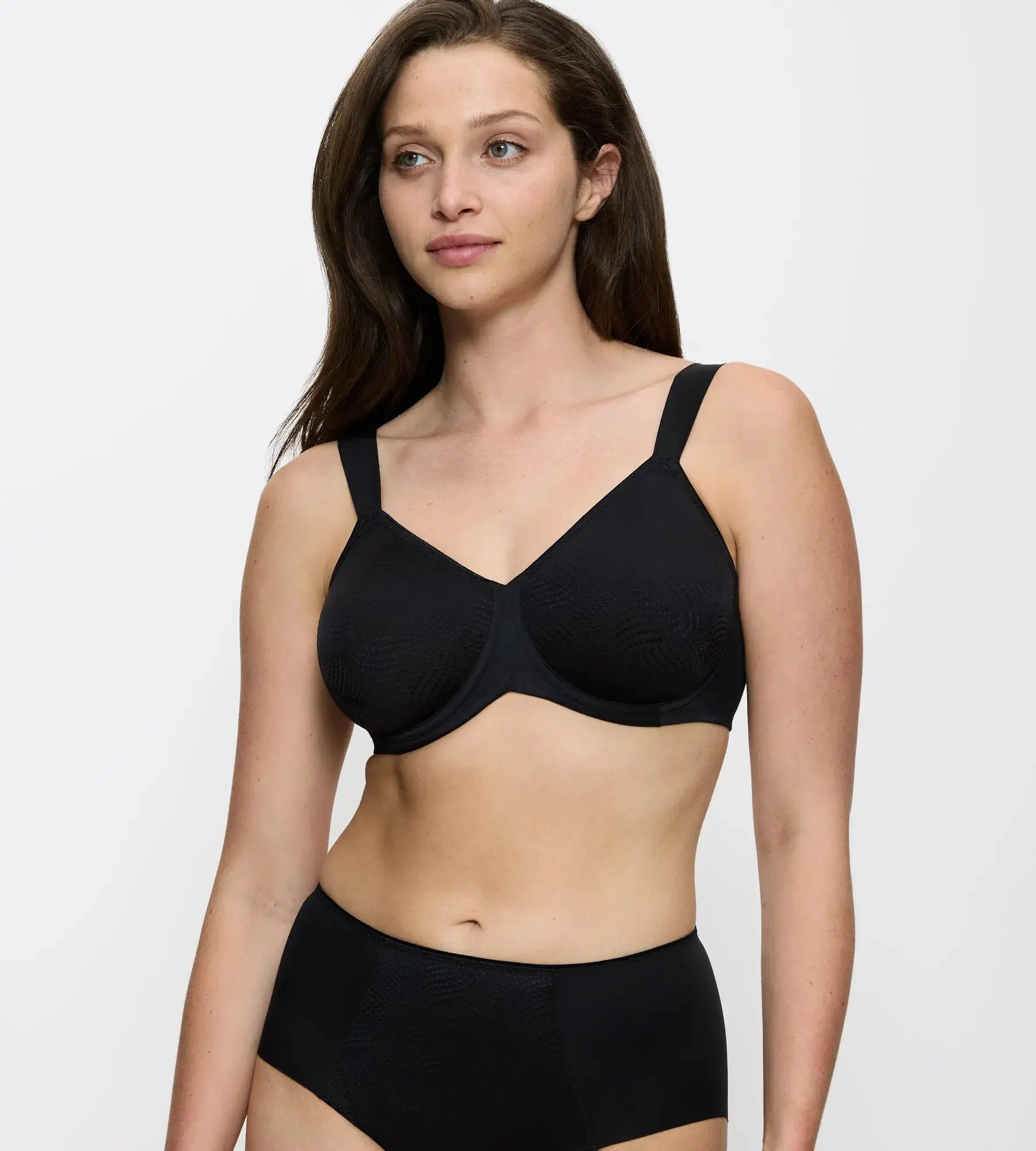 Podprsenka Essential Minimizer W X černá - TRIUMPH BLACK 70E