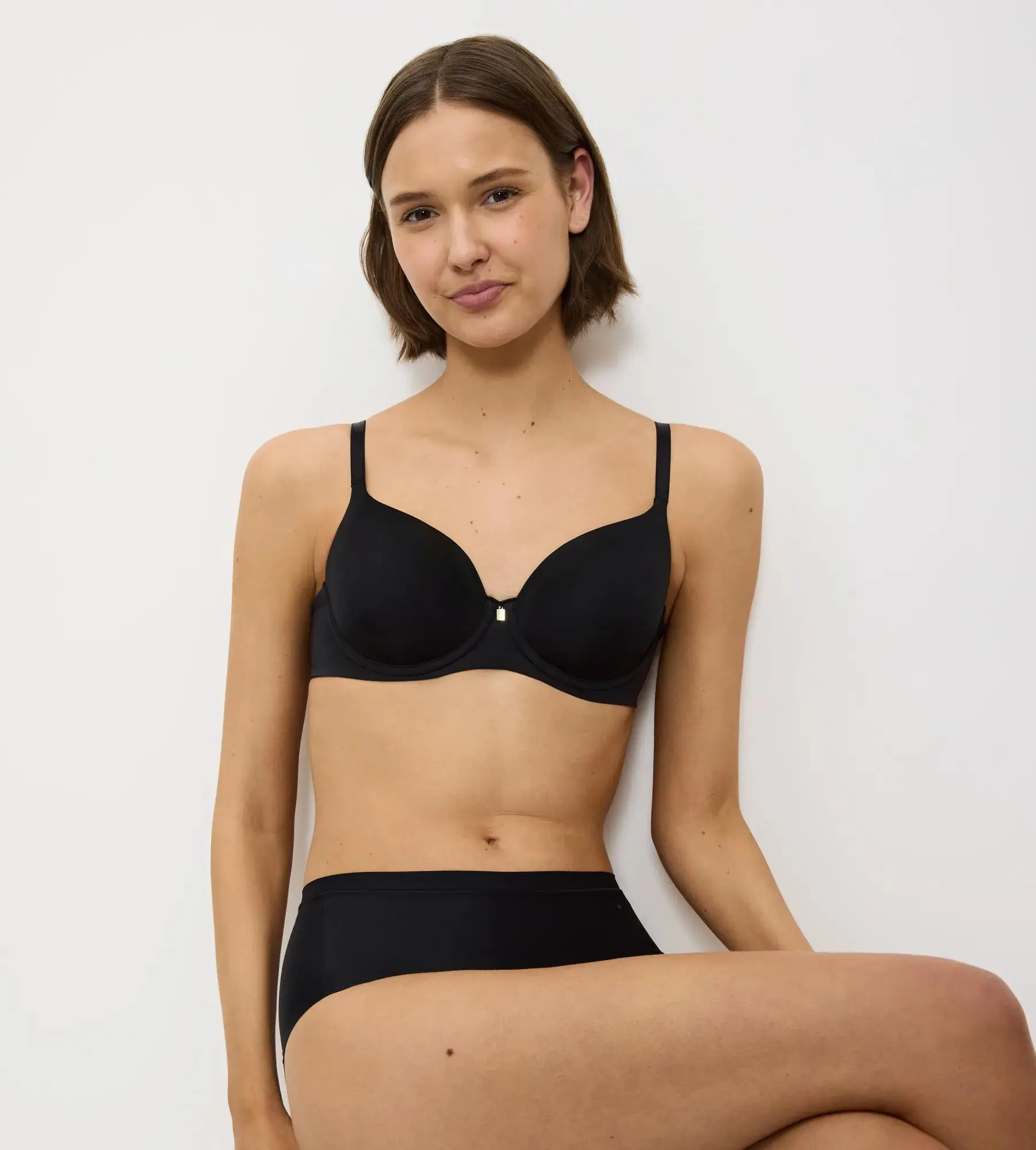 Podprsenka Body Make-Up Essentials WP černá - TRIUMPH BLACK 80D