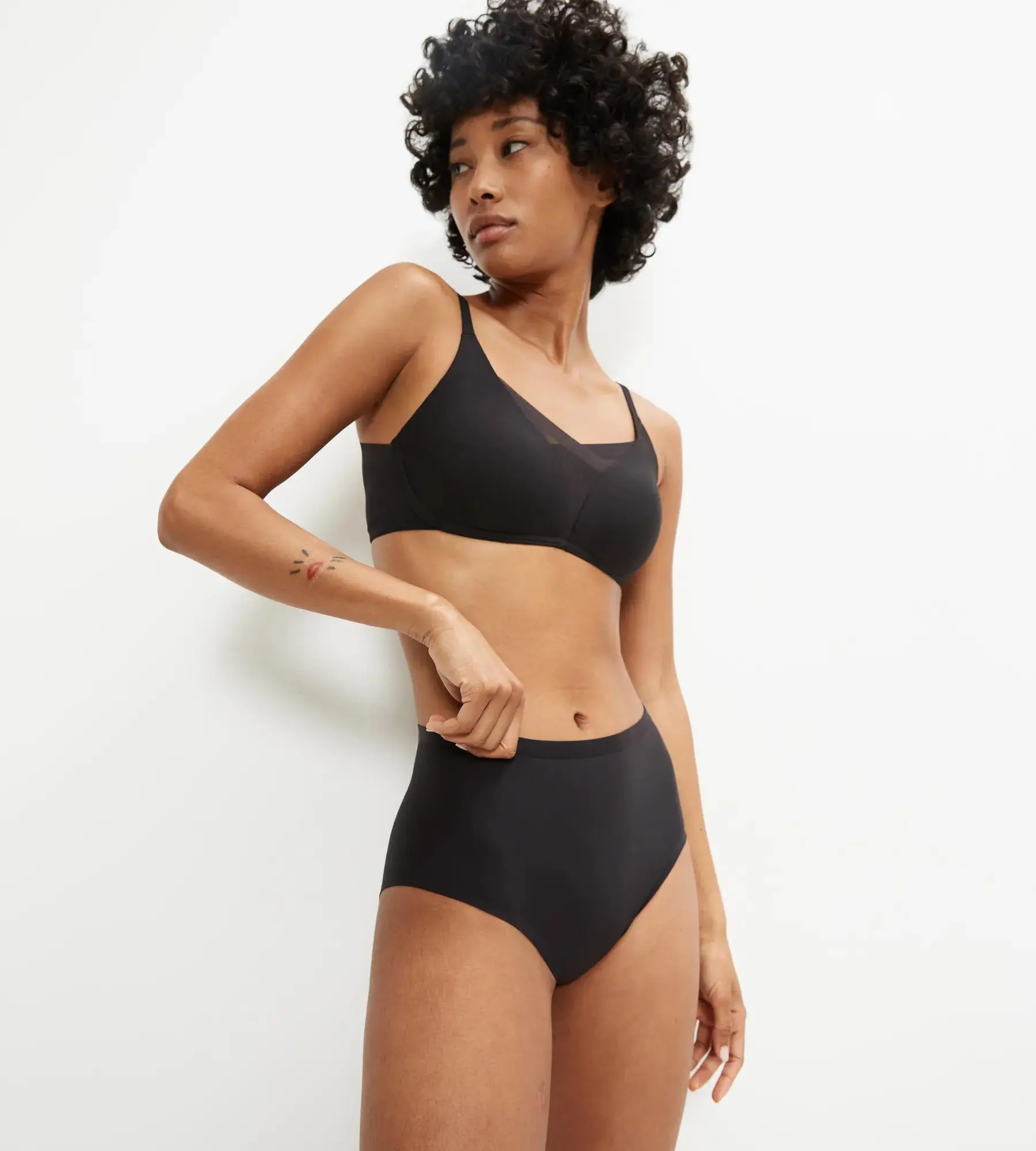 TRIUMPH SHAPE SMART - Formující kalhotky maxi pro hladkou siluetu Triumph BLACK