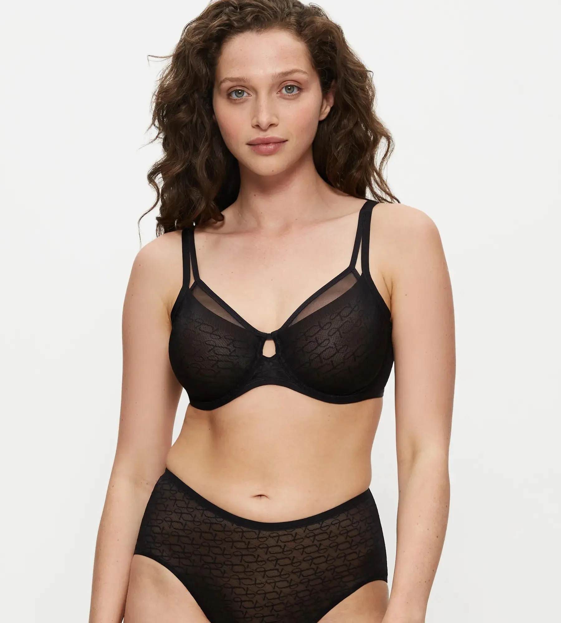TRIUMPH SIGNATURE SHEER W01 EX - Minimizer podprsenka pro hladký tvar Triumph BLACK 65G