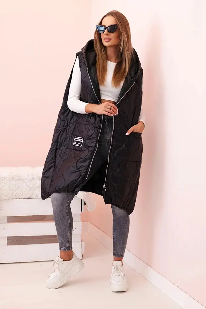 Dámská prošívaná vesta Plus Size s kapucí na zip černá UNI