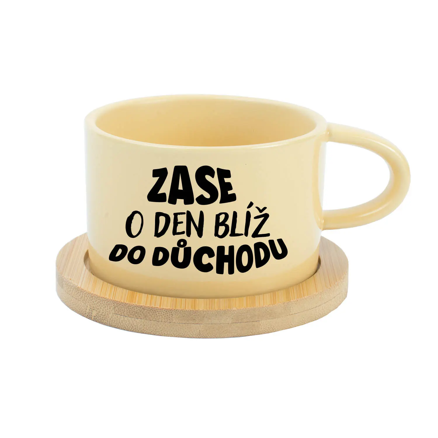 ZASE O DEN BLÍŽ DO DŮCHODU - žlutý hrníček makronka 200 ml