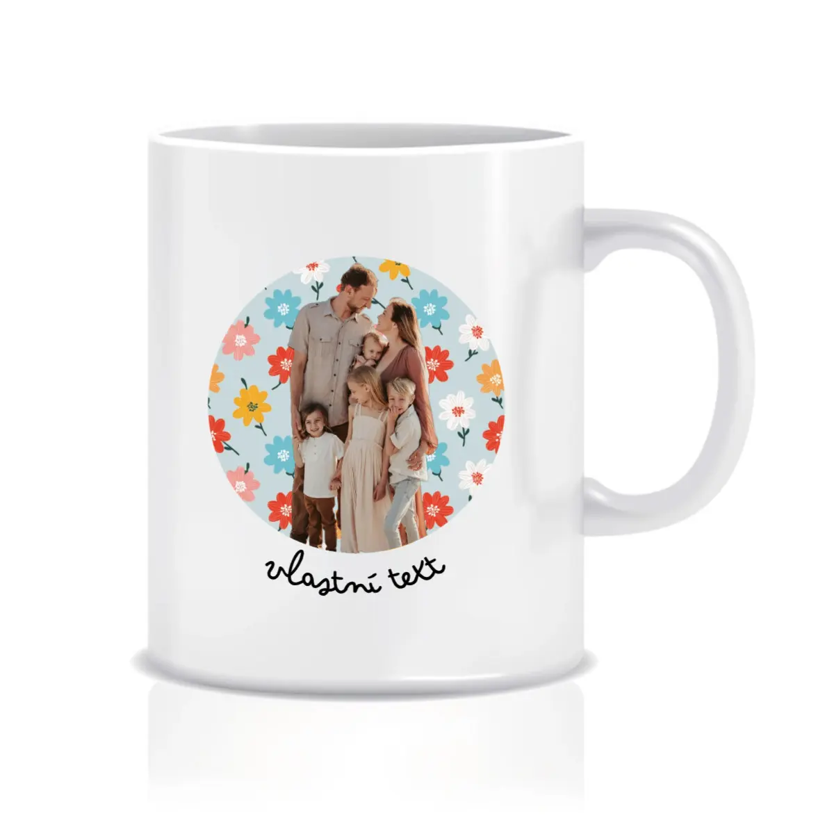 Personalizovaný klasický bílý keramický hrníček 300 ml s výřezem fotky na podkladu