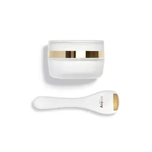 Sisley L'INTÉGRAL ANTI-ÂGE EYE AND LIP CONTOUR CREAM Kompletní péče o okolí očí a rtů proti stárnutí