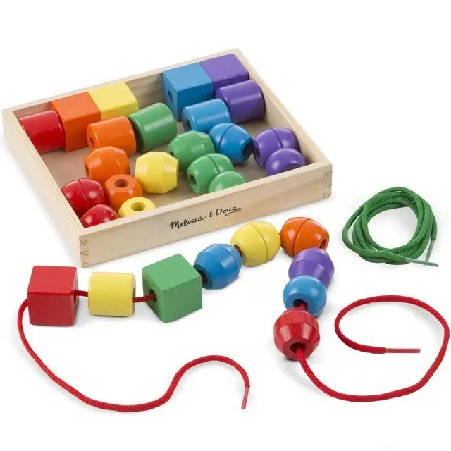 Melissa & Doug Navlékání pro nejmenší
