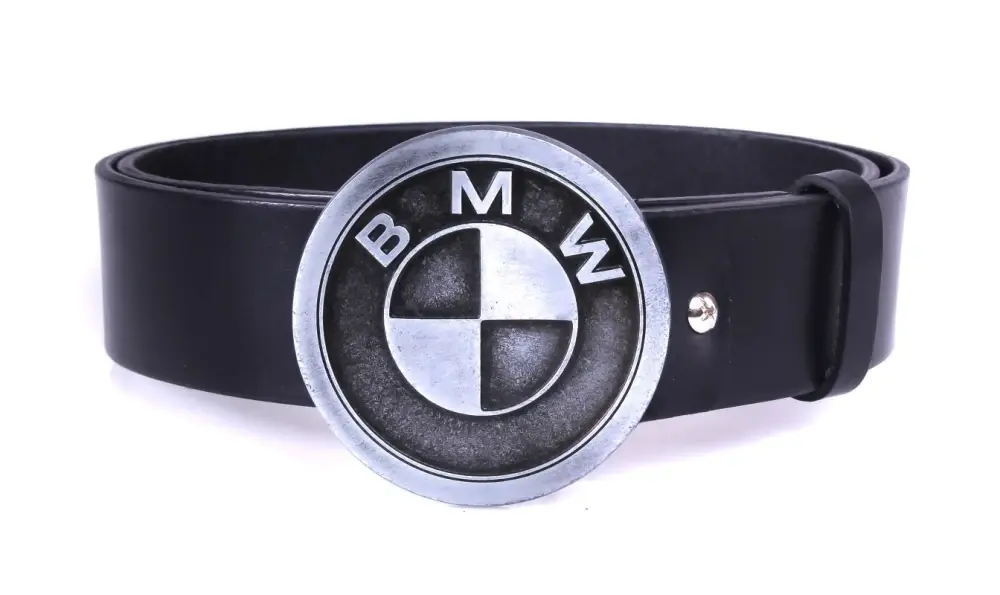 TXR Kožený opasek BMW 140 cm (Moto opasek s přezkou BMW, vyrobený z hovězí lícové kůže, zaručující dlouhou životnost.)