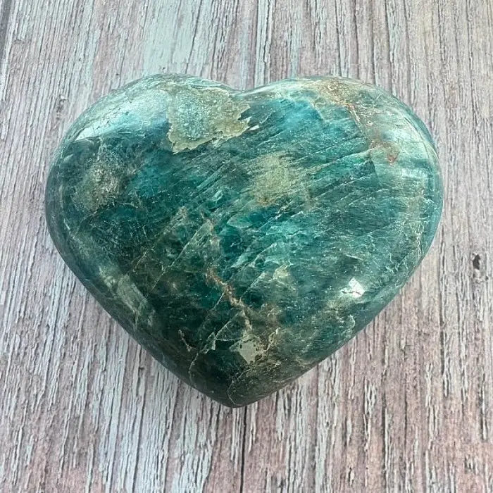 Apatit srdce Madagaskar APA8 č. 3 - cca 9 x 7,8 cm, 363,9 g