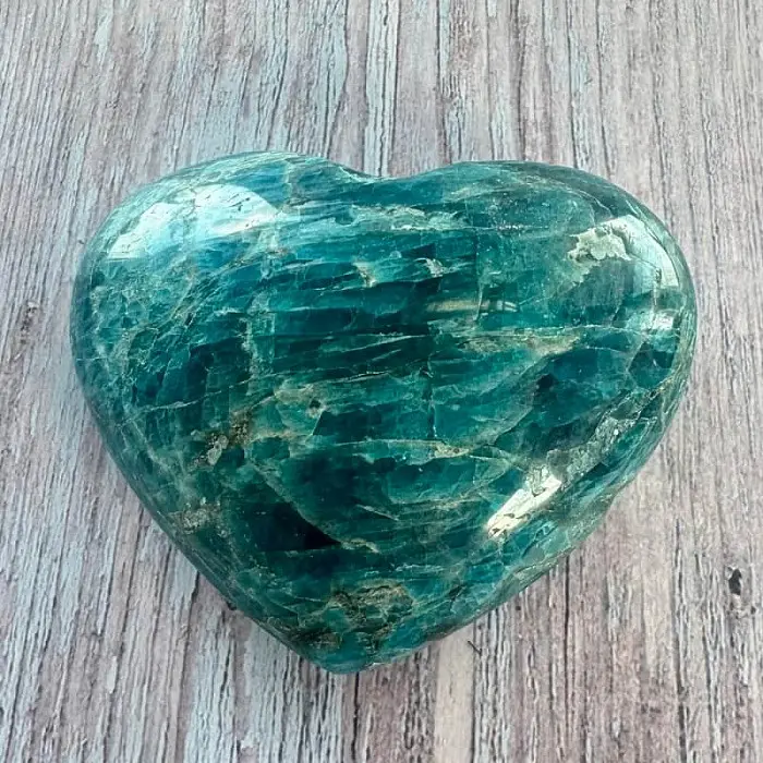 Apatit srdce Madagaskar APA8 č. 5 - cca 8,8 x 7,7 cm, 335,4 g
