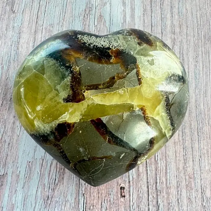 Septárie leštěná Madagaskar Srdce P7-6 - cca 7,9 x 7,1 cm, 260,7 g