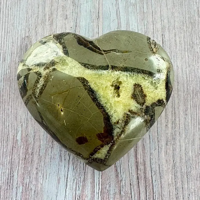 Septárie leštěná Madagaskar velké Srdce P8-23 - cca 8,9 x 8,3 cm, 327,9 g