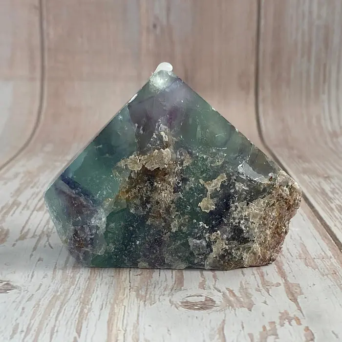 Fluorit duhový surový leštěná špice 2 - cca 8,2 x 6,4 cm, 281 g