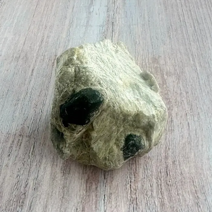 Obsidián Apačská slza v matrixu USA 17 - cca 1,7 cm, 99 g