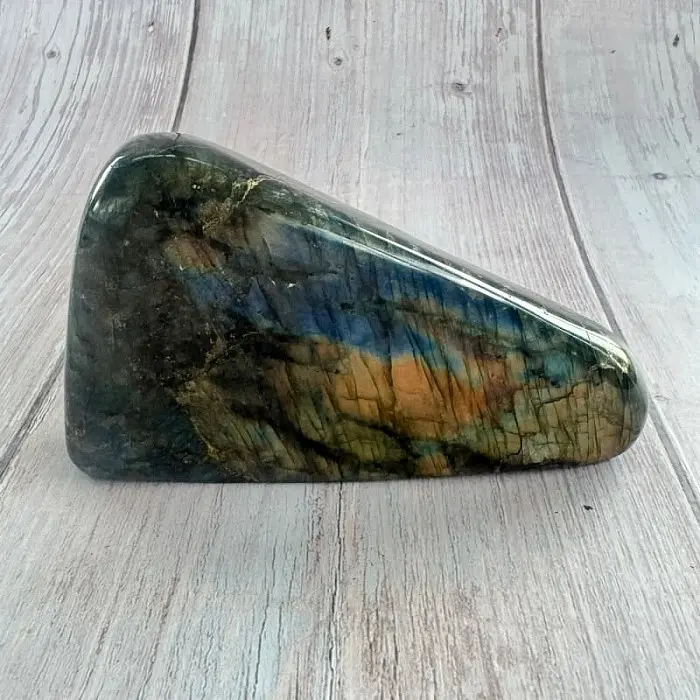 Labradorit duhový leštěný freeform Madagaskar X5-5 - cca 7,6 x 12,5 cm, 551 g
