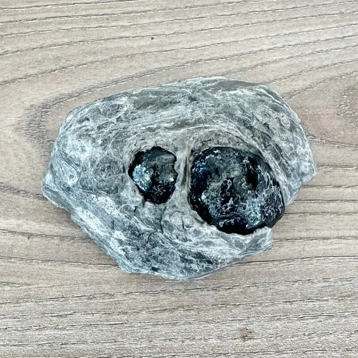 Obsidián Apačská slza v matrixu USA 80 - cca 3,2 cm, 239,9 g