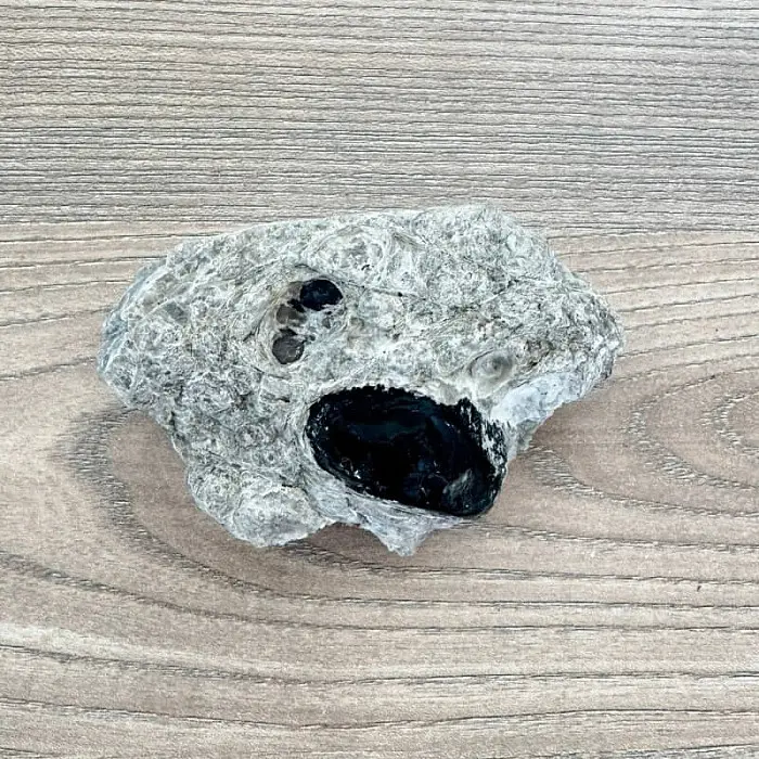 Obsidián Apačská slza v matrixu USA 82 - cca 3,8 cm, 213,5 g