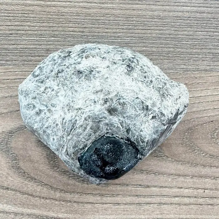 Obsidián Apačská slza v matrixu USA 83 - cca 2,8 cm, 307 g