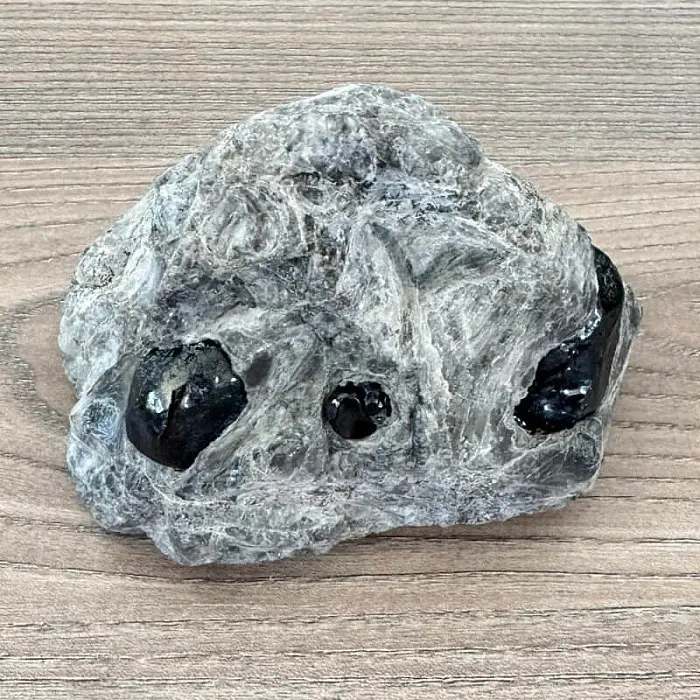 Obsidián Apačská slza v matrixu USA 84 - cca 2,8 cm, 479 g