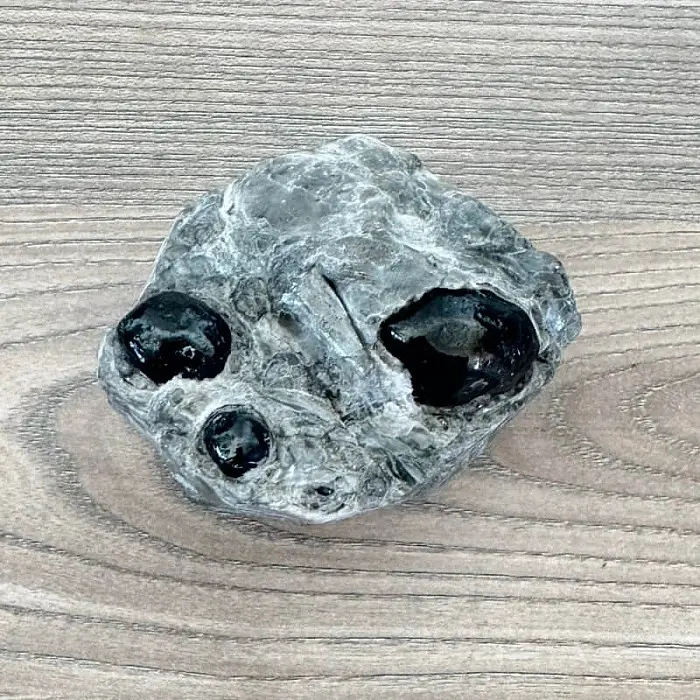 Obsidián Apačská slza v matrixu USA 86 - cca 2,6 cm, 365,7 g