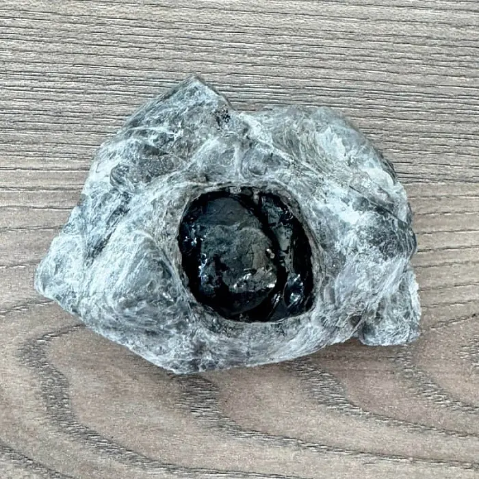 Obsidián Apačská slza v matrixu USA 87 - cca 2,3 cm, 203,2 g