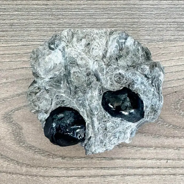 Obsidián Apačská slza v matrixu USA 89 - cca 2,3 cm, 216 g