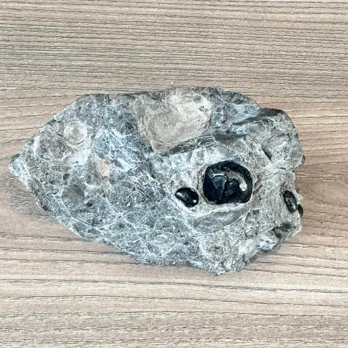 Obsidián Apačská slza v matrixu USA 75 - cca 1,8 cm, 405 g