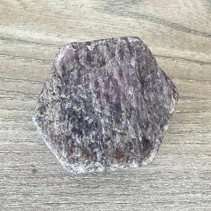 Rubín surový Tanzánie 7 - cca 4,8 x 4,3 x 2,7 cm, 156 g