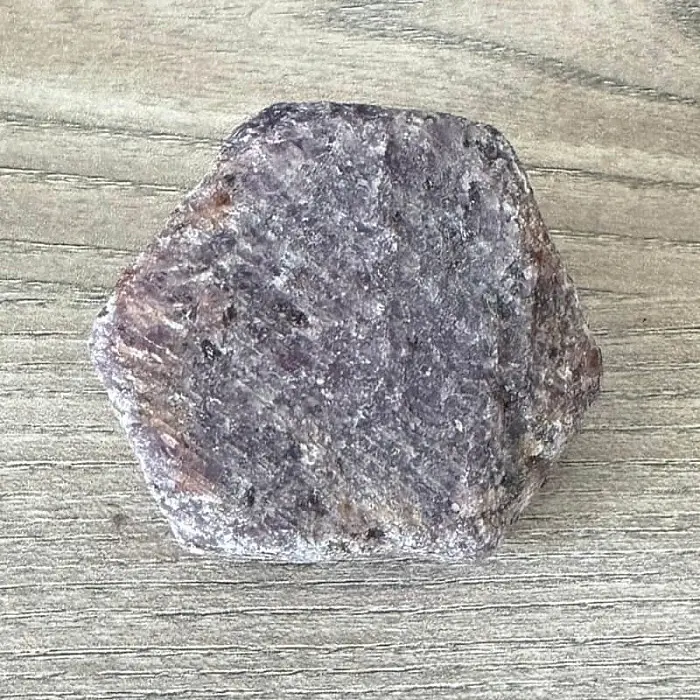 Rubín surový Tanzánie 9 - cca 5,5 x 5,2 x 2,4 cm, 194 g