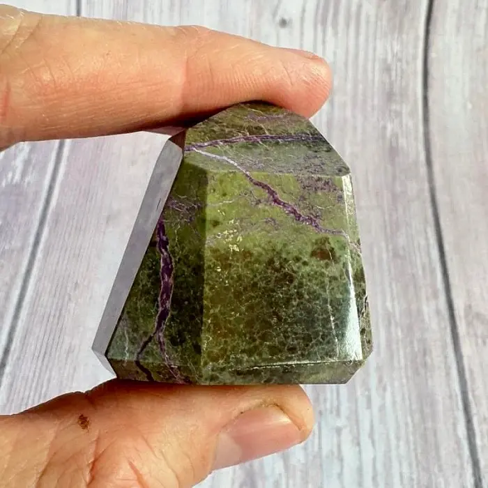 Stichtit špice - obelisk 20 - cca 4,3 x 4,7 cm, 78 g