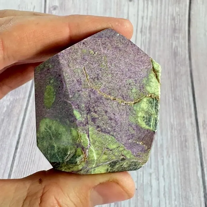 Stichtit špice - obelisk 21 - cca 5 x 5,5 cm, 74 g