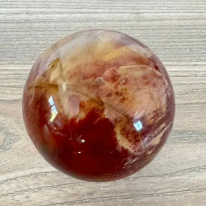 Zkamenělé dřevo koule Madagaskar 19 - cca ø 6,1 cm, 321,9 g